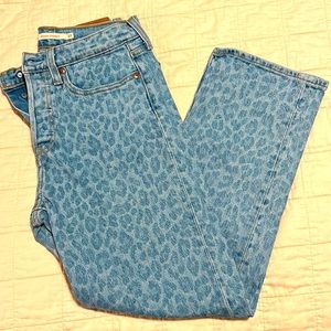 LIMITED EDITION* Levi’s Wedgie Straight Leopard Print Jeans W27